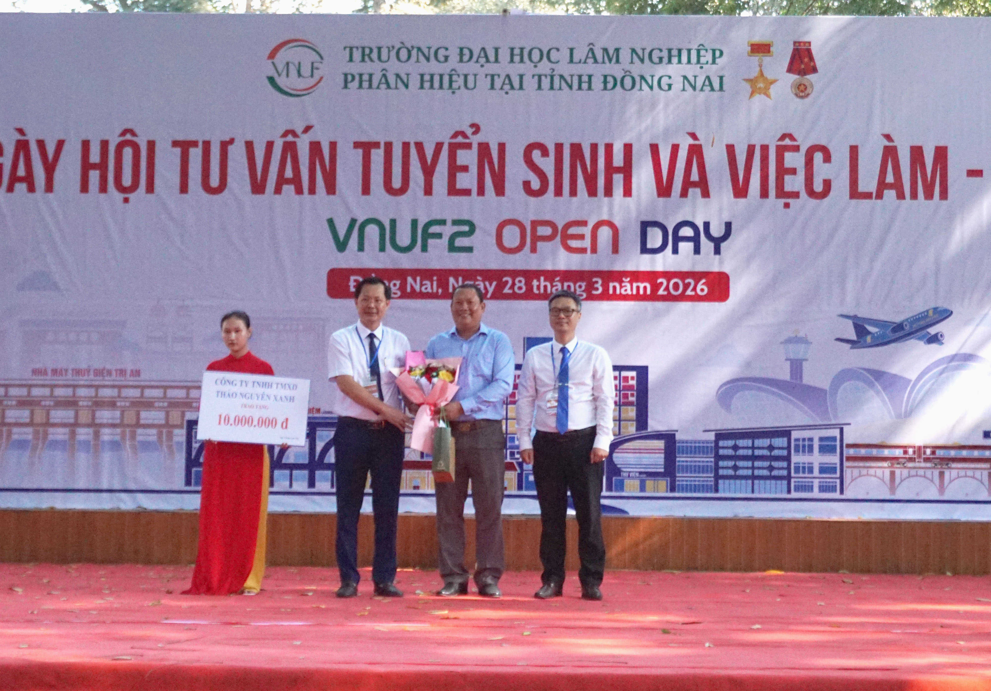 ngay-hoi-tu-van-tuyen-sinh-va-viec-lam-vnuf2-open-day-2026